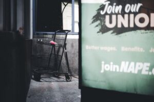 Minimum Wage Violations: Signs and Employee Rights