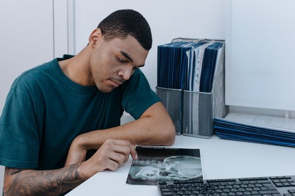 who can file a medical malpractice claim